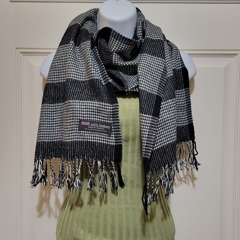 Vintage 100% cashmere made in Scotland Black & White Herringbone Plaid